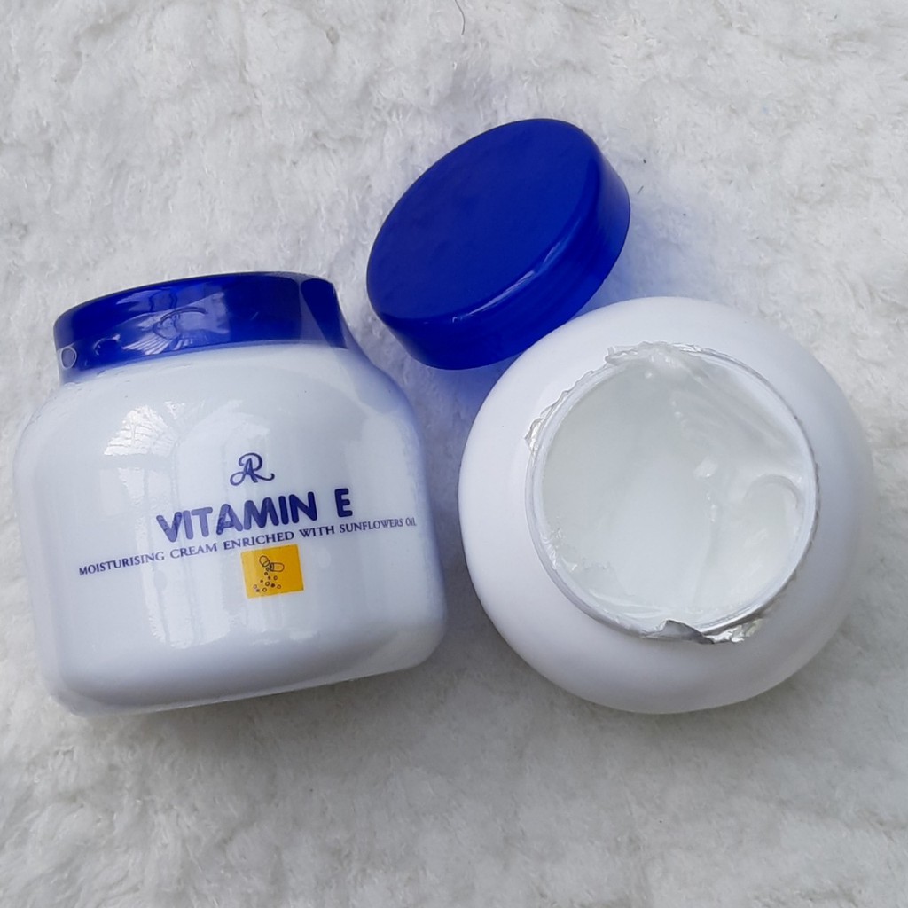 [chuẩn thái] Kem dưỡng trắng da Vitamin E ngọc trai sữa non & lúa mạch 200ml – Thái Lan