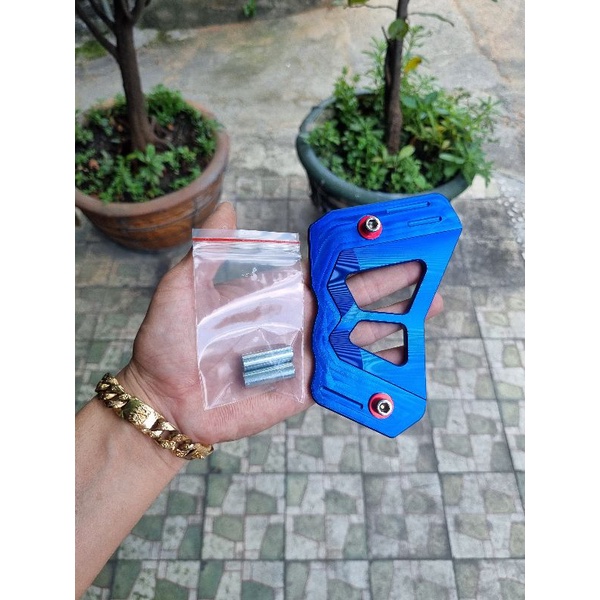 Che nhông(mang cá) nhôm CNC Winner/winne X/Sonic 150 (kèm long đền đỏ)
