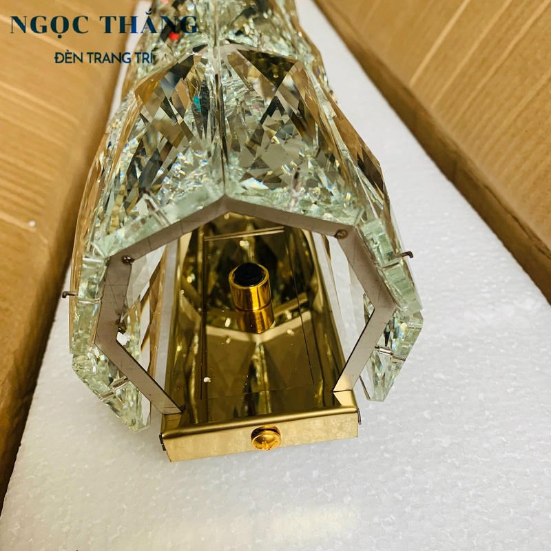 Đèn treo tường ốp tường pha lê cao cấp trang trí trong nhà cầu thang Led 18W 220V GT3029 Ngọc Thắng