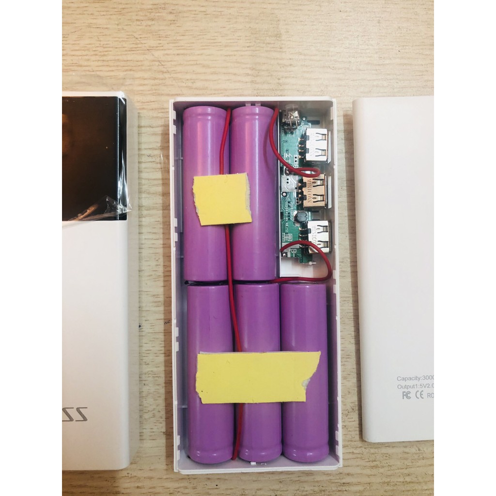 Pin Sạc Dự Phòng, Dung Lượng 20000mAh Màn LED có đèn Pin