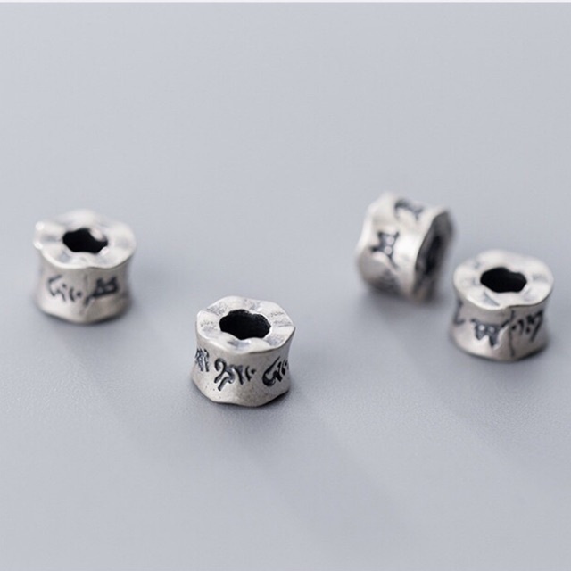 CHUYÊN SỈ  Charm chặn bạc khắc chú hàng siêu đẹp - Bạc tốt loại 1, PH261