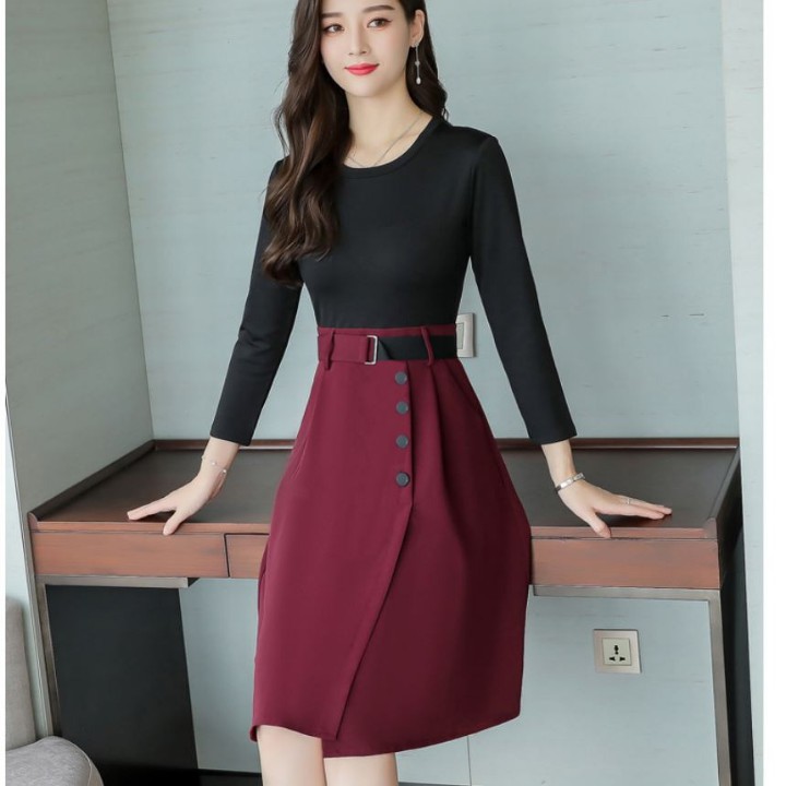 Chân váy chữ A phối nút sang trọng | BigBuy360 - bigbuy360.vn