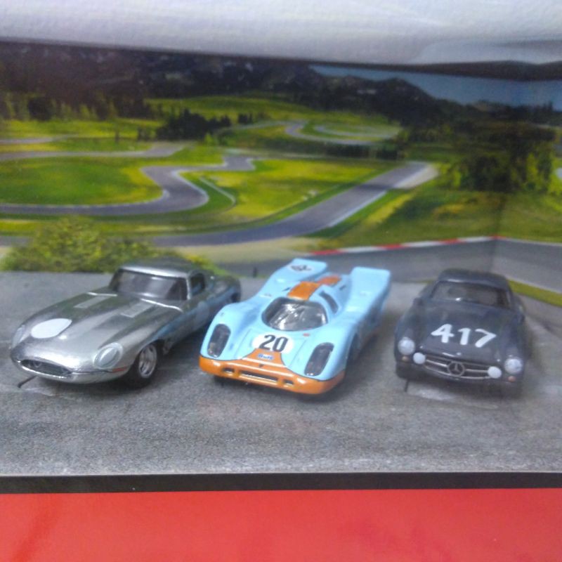 Bộ 4 xe Hotwheels Real Riders Porsche 917 gulf team , jaguar , Mercedes , carry one , hàng siêu hiếm