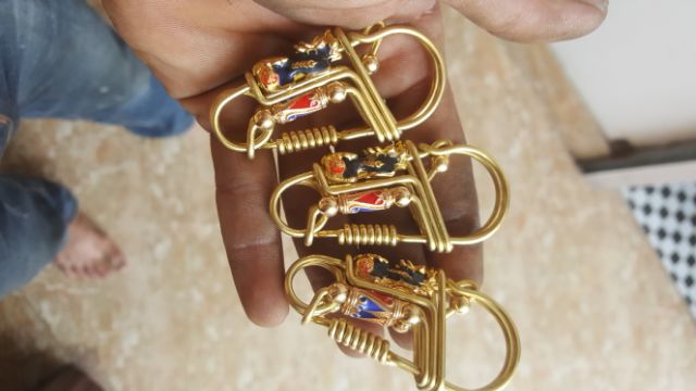 Móc khóa tỳ hưu phong thủy làm từ đồng thau bên đẹp..