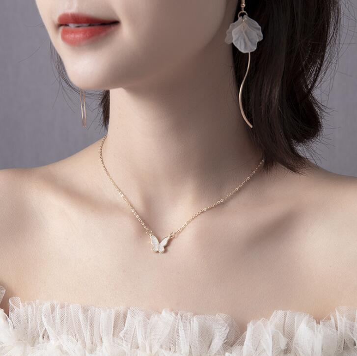 Dây chuyền kim loiạ mảnh mặt bướm thanh lịch