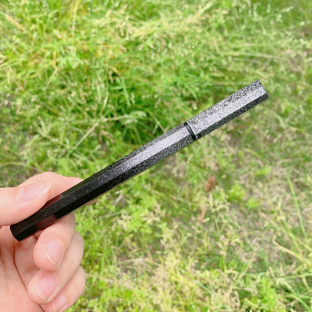 Kẻ mắt bút Nhũ Bạc lấp lánh nội địa chính hãng nét mảnh sắc nét lâu trôi không kèm hộp sỉ tốt - GIÁ GỐC 12 | BigBuy360 - bigbuy360.vn