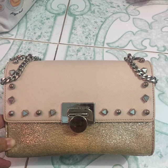 Thanh lý túi charles & Keith auth