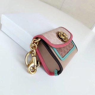 charm ví coach mini cực tiện lợi