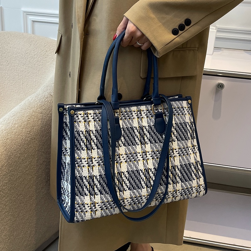 Túi xách bản to kèm dây đeo trẻ trung(SIZE34X25CM