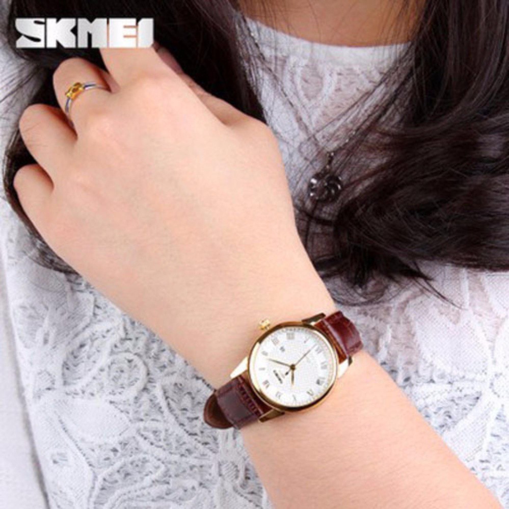 Cặp đồng hồ Nam Nữ SKMEI mặt tròn dây da nâu cao cấp có lịch size 38mm 31mm kính chống xước, chống nước tuyệt đối 9058