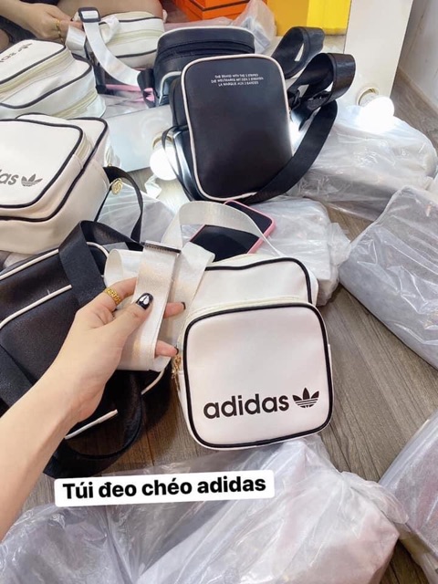 TÚI ĐEO CHÉO NAM NỮ SẴN 2 MÀU | BigBuy360 - bigbuy360.vn