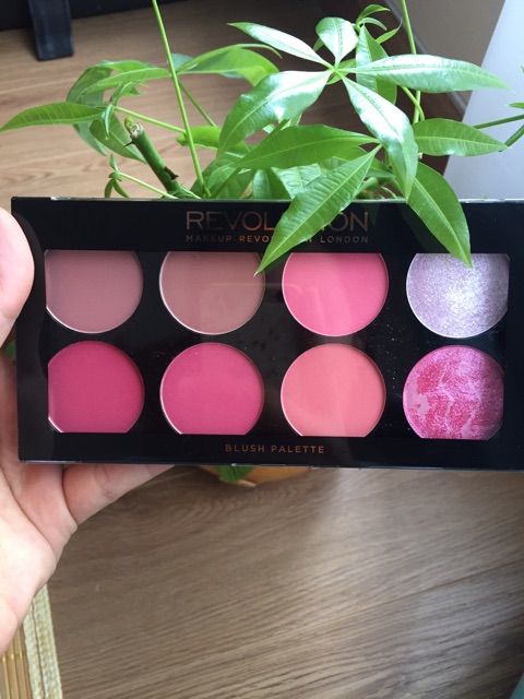 Bảng Má Makeup Revolution Hot and Spice - Sugar and Spice