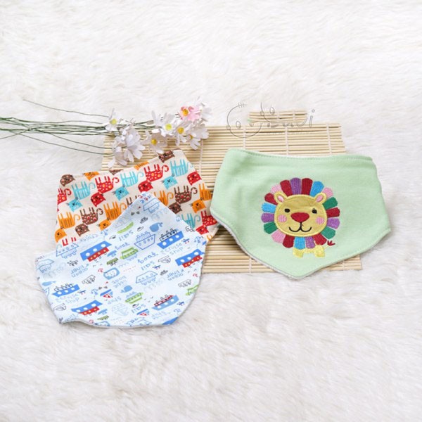 Set 3 khăn yếm họa tiết đáng yêu cho bé