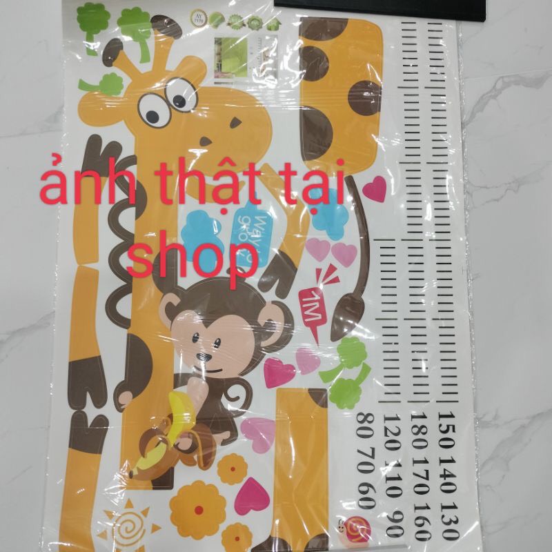 Decal dán tường đo chiều cao cho bé hình hươu cao cổ