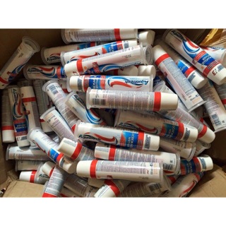 Kem đánh răng Aquafresh của Nga
