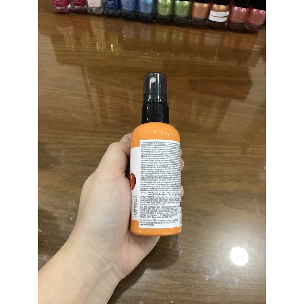 Xịt Khoáng The Body Shop Vitamin C Energising Face Mist
