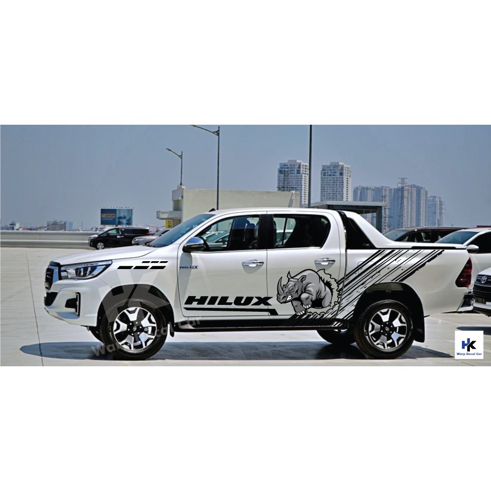 Tem xe Hilux phong cách thể thao - Decal Hilux