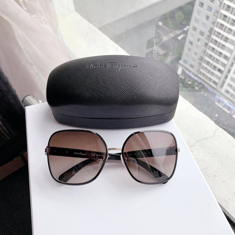 Kính Mát Salvatore Ferragamo SF150S  Light Gold Black  Biểu tượng thời trang cao cấp