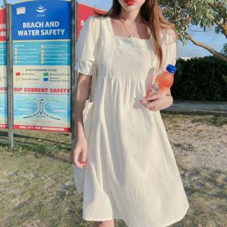 Váy trăng cổ vuông siêu xinh 2020