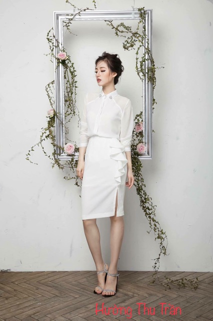 Chân váy công sở xẻ trước bèo nhún thời trang | BigBuy360 - bigbuy360.vn