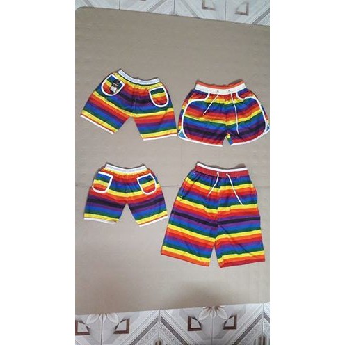 Combo 4 quần đi biển mẫu cầu vồng bố mẹ và hai con