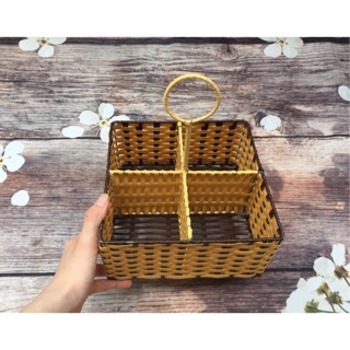 Khay 4 ngăn có tay cầm nhựa giả mây