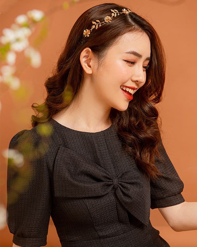 Đầm nữ dạ tweed tay bồng dáng ôm đính nơ trước ngực Twentyfive N2106