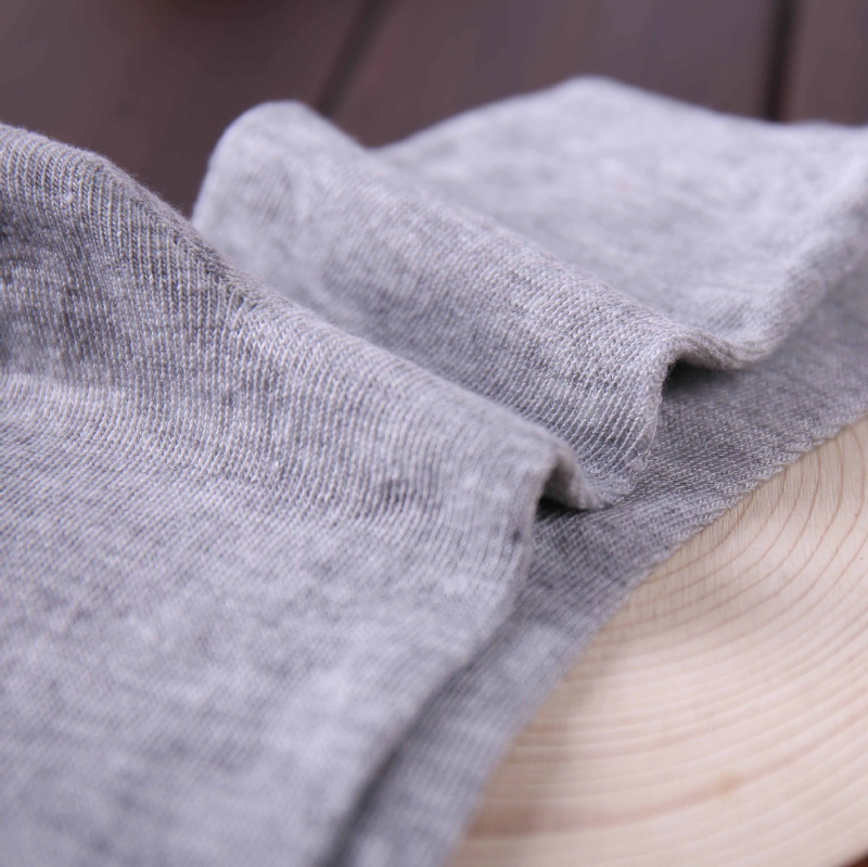 Cặp vớ dài in màu hợp thời trang cho nam