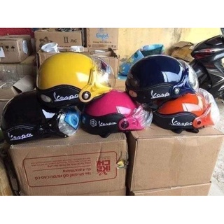 Mũ bảo hiểm Vespa có kính