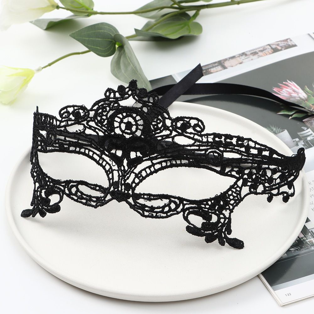 Mặt nạ ren màu đen bảo vệ mắt khi hóa trang cho nữ