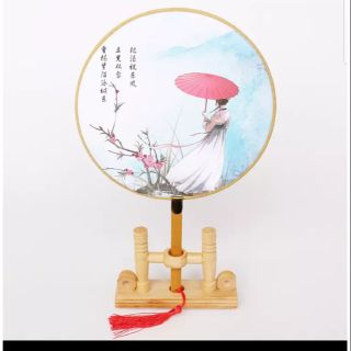 Quạt gỗ tròn cổ trang trung quốc