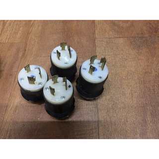 Phích cắm 3 chân cho máy phát điện