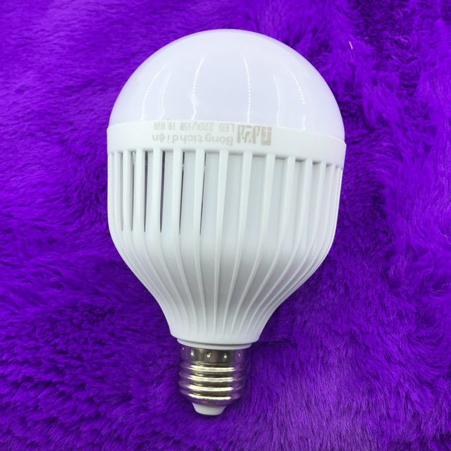 Bóng đèn tích điện, bóng led thông minh tự sáng khi mất điện đui xoáy E27 15w siêu sáng.