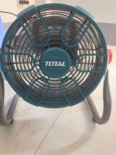 QUẠT MÁY DÙNG PIN TOTAL TFALI2002