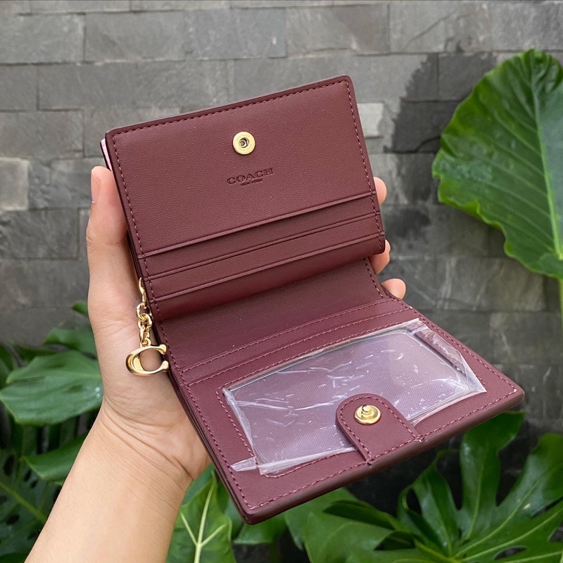 Ví Coach ngắn nữ màu pastel có khoá kéo đựng thẻ