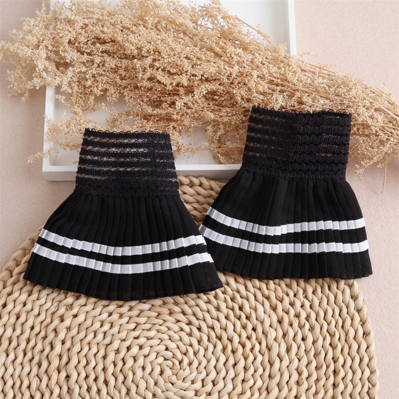 Vòng Tay Giả Xếp Ly Màu Trắng Đen Tháo Rời Được HAN