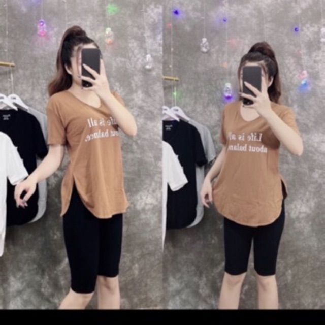 Áo cổ tim in hình xẻ tà