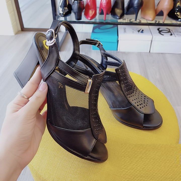 Giày sandal nữ cao gót 7p hàng hiệu rosata hai màu đen kem ro151