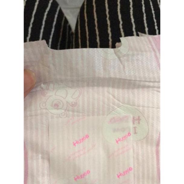 Miếng lót HuyGo size Newbon 1 gói 26 miếng siêu thấm hút