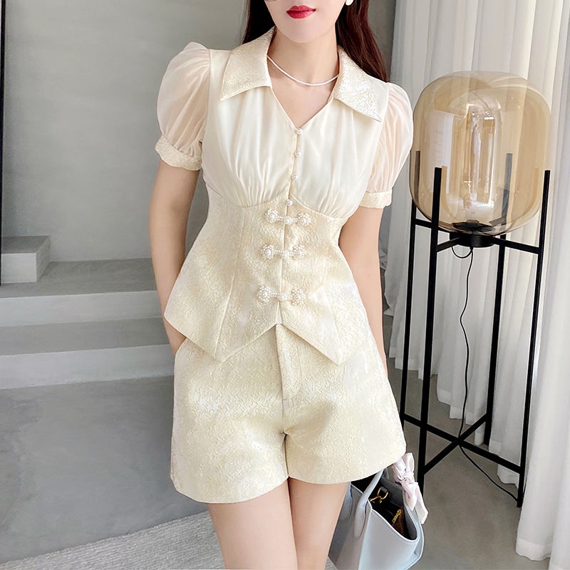 Bộ áo và quần short in hình hoa sang trọng khí chất dành cho nữ