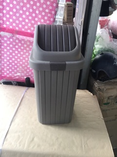 Thùng đựng rác mini nắp lật