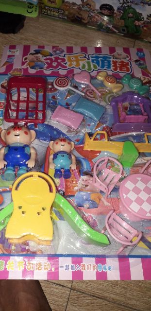 Sét đồ chơi công viên và 2 chú heo bằng nhựa rất đẹp