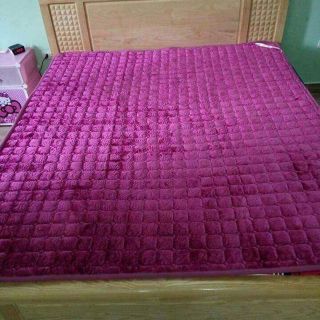 Thảm nỉ trải giường, đệm, sàn nhà siêu ấm
 M8 2m nhé Thảm  dầy nhưng lại siêu nhẹ và siêu mịn, sờ thích như lông thú xịn