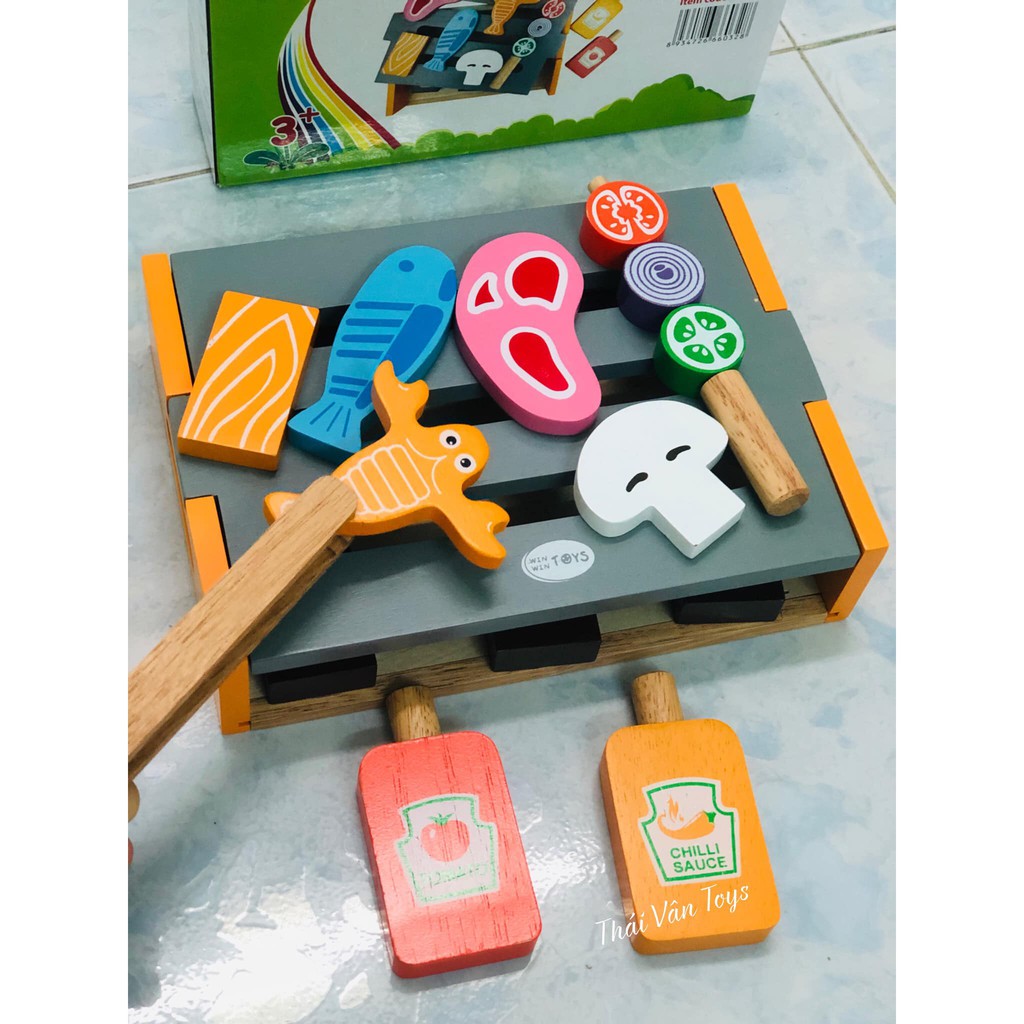 Đồ chơi nhà bếp và dụng cụ nấu ăn bằng gỗ | Bộ bếp nướng Winwintoys | Trò chơi nhập vai cho bé