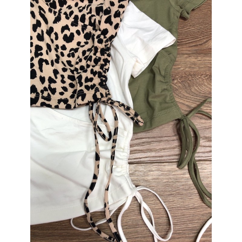 Áo thun cổ tim F21 CỘT EO