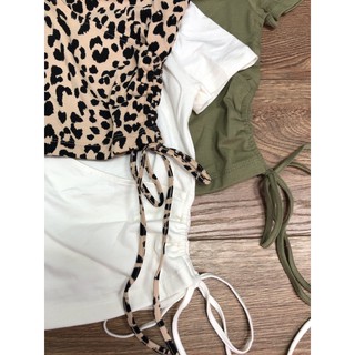 Áo thun cổ tim F21 CỘT EO