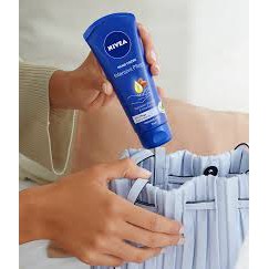 Kem dưỡng da tay Nivea dưỡng ẩm trắng da, chống lão hóa, cho làn da mềm mịn - hàng Đức 100ml