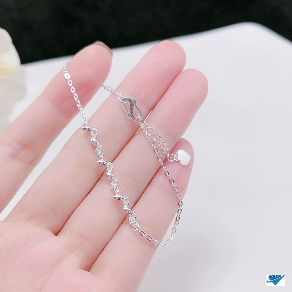 LẮC TAY HỘP RUBIC BẠC TA CHO BẠN NỮ