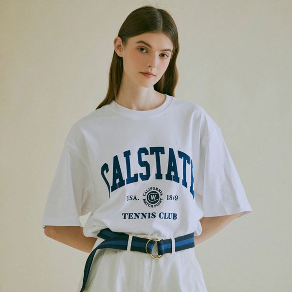 Áo phông WHO.A.U WHRPC2424U oversize chữ CALSTATE USA 1849