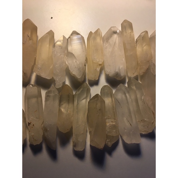 01 PC Raw Clear Quartz Stone Crystal Trụ Đá Thô Trắng  5-6cm